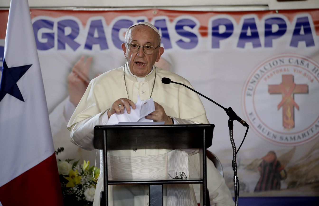 Foto: El papa Francisco visita el Hogar del Buen Samaritano en Panamá, 27 enero 2019