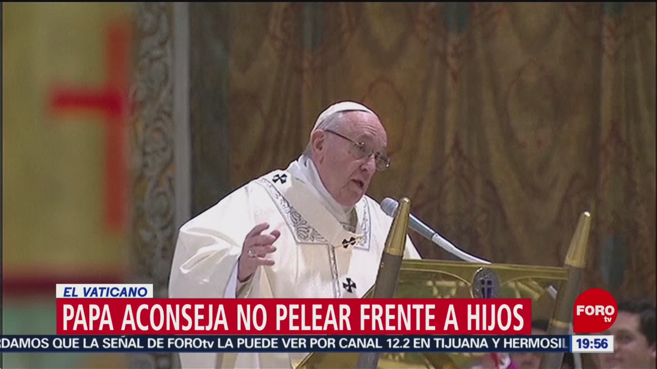 Papa Francisco pide a padres nunca discutir frente a sus hijos
