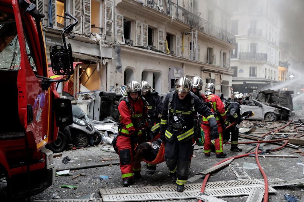 fuerte explosion en panaderia de paris deja varios heridos