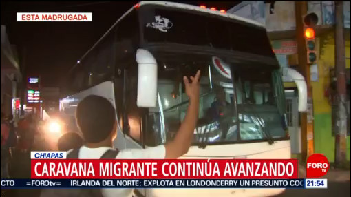 Parten autobuses con migrantes de Chiapas rumbo a Oaxaca
