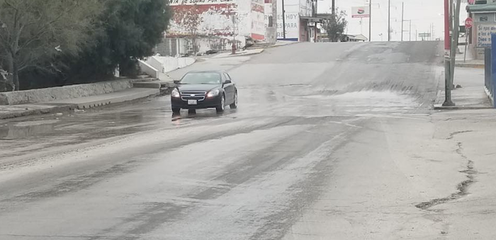 Asfalto cristalizado cierran calles Ciudad Juárez
