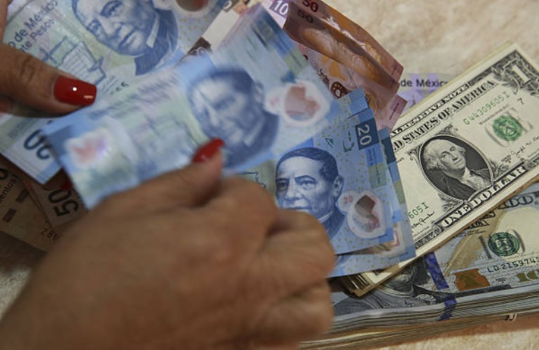 Dólar cierra en 19.17 pesos este miércoles en bancos de CDMX