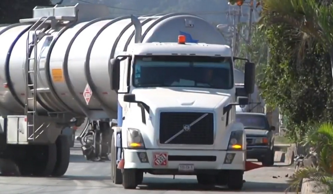 Desabasto de gasolina: Piperos reconocen el peligro de transportar combustible