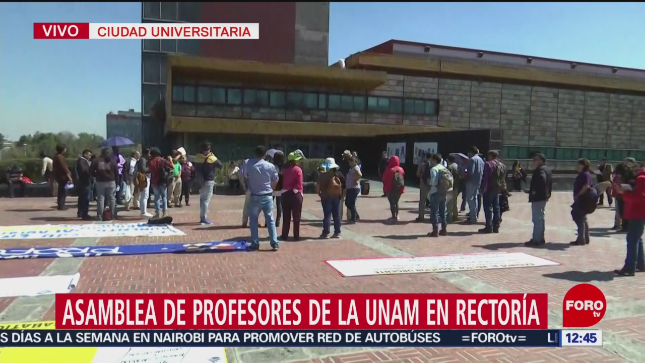 Profesores de CCH exigen aumento salarial; protestan en CU