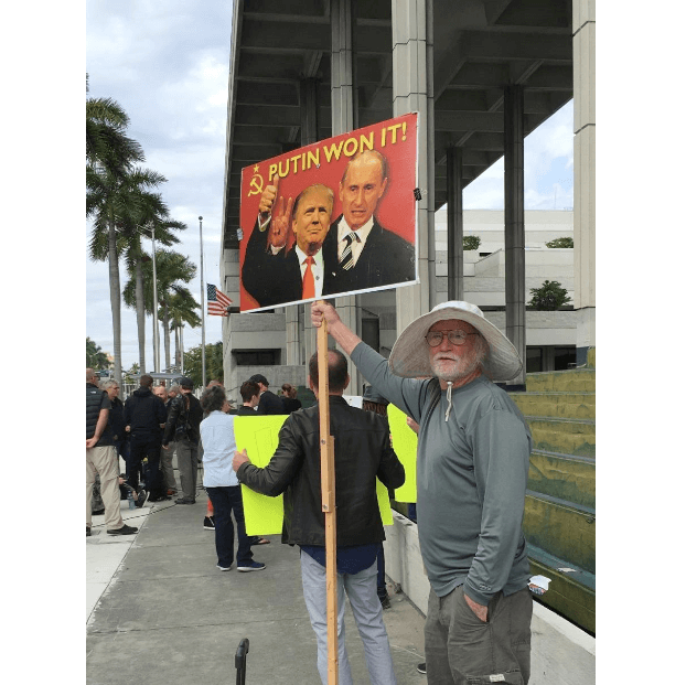Foto: Protestas contra Roger Stone, exasesor de Trump, Trama Rusa, 25 enero 2019, Florida, Estados Unidos