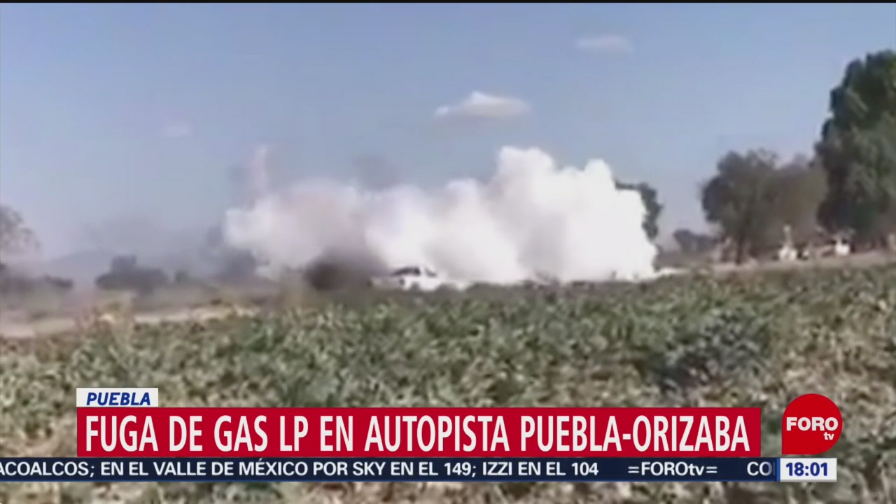 Reportan fuga de gas LP en autopista Puebla-Orizaba