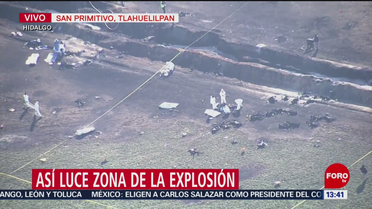 Retiran con camillas restos de víctimas de explosión de ducto en Hidalgo