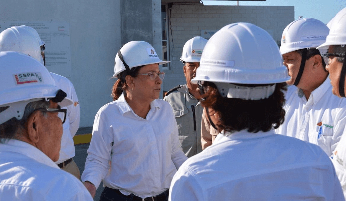 OTO Rocío Nahle evalúa instalaciones de refinería en Salina Cruz / 24 enero 2019 Oaxaca