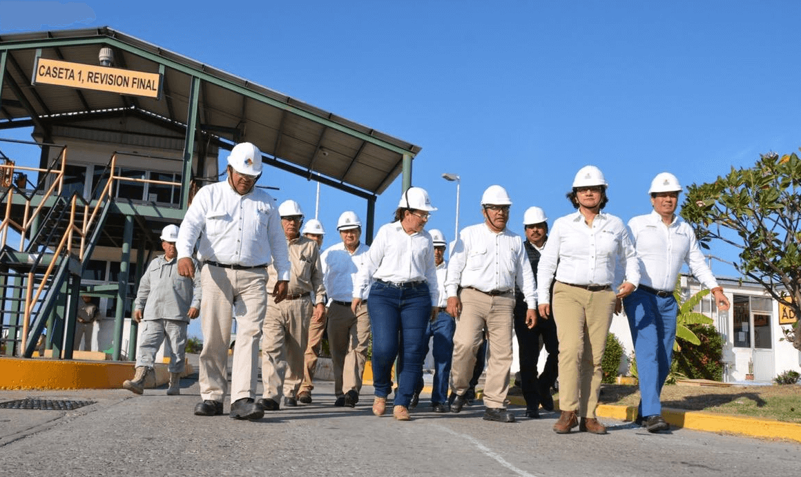 FOTO Rocío Nahle evalúa instalaciones de refinería en Salina Cruz / 24 enero 2019 Oaxaca