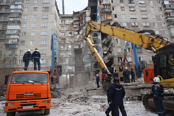 Rusia concluye labores de rescate en derrumbe de edificio que dejó 39 muertos