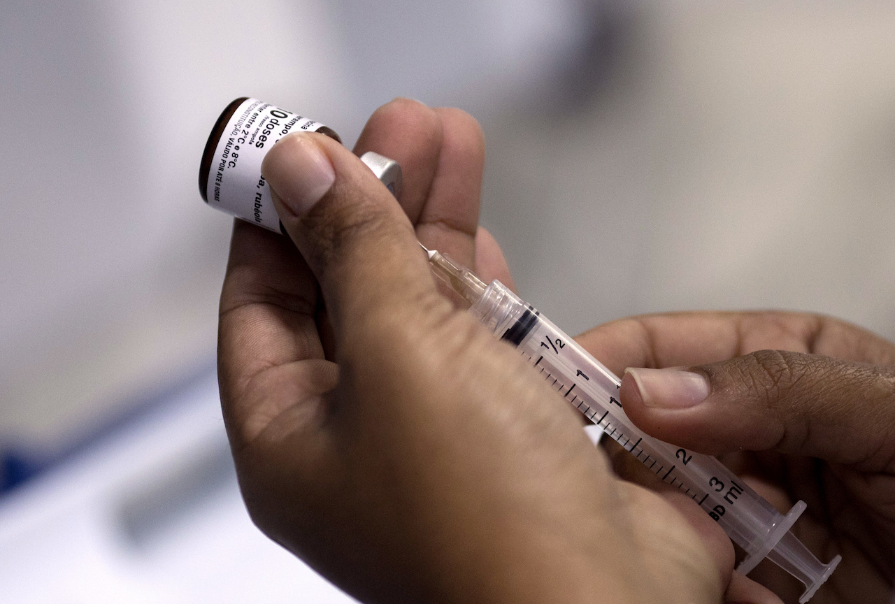 Trump busca exclusividad para EEUU de posible vacuna contra coronavirus, según periódico