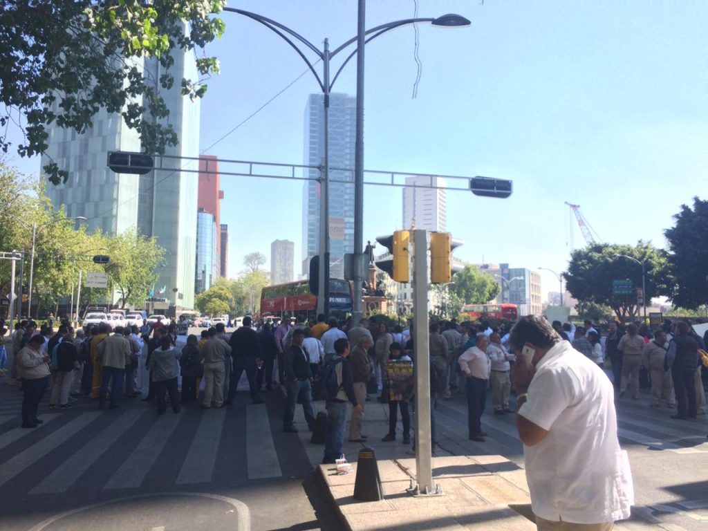 Foto: Trabajadores de Pemex bloquean Paseo de la Reforma 25 enero 2019