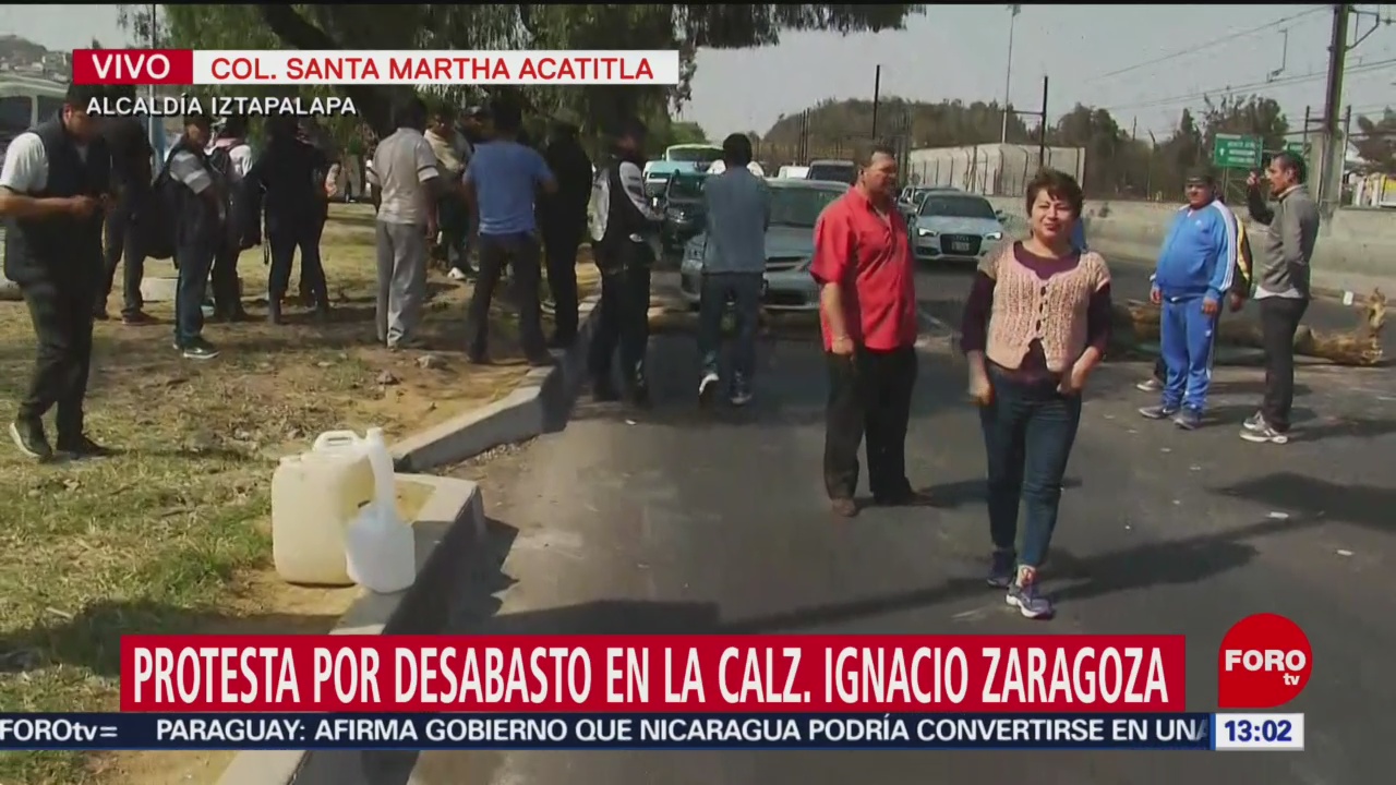 Transportistas abren carril en Av. Ignacio Zaragoza