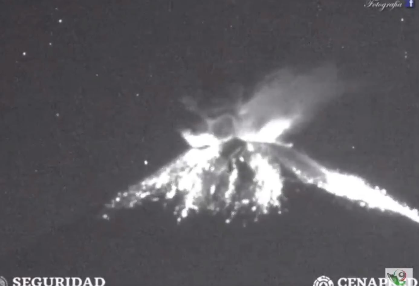 Volcán Popocatépetl registra explosión con material incandescente