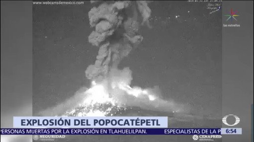 Volcán Popocatépetl arroja lava y fragmentos a su ladera