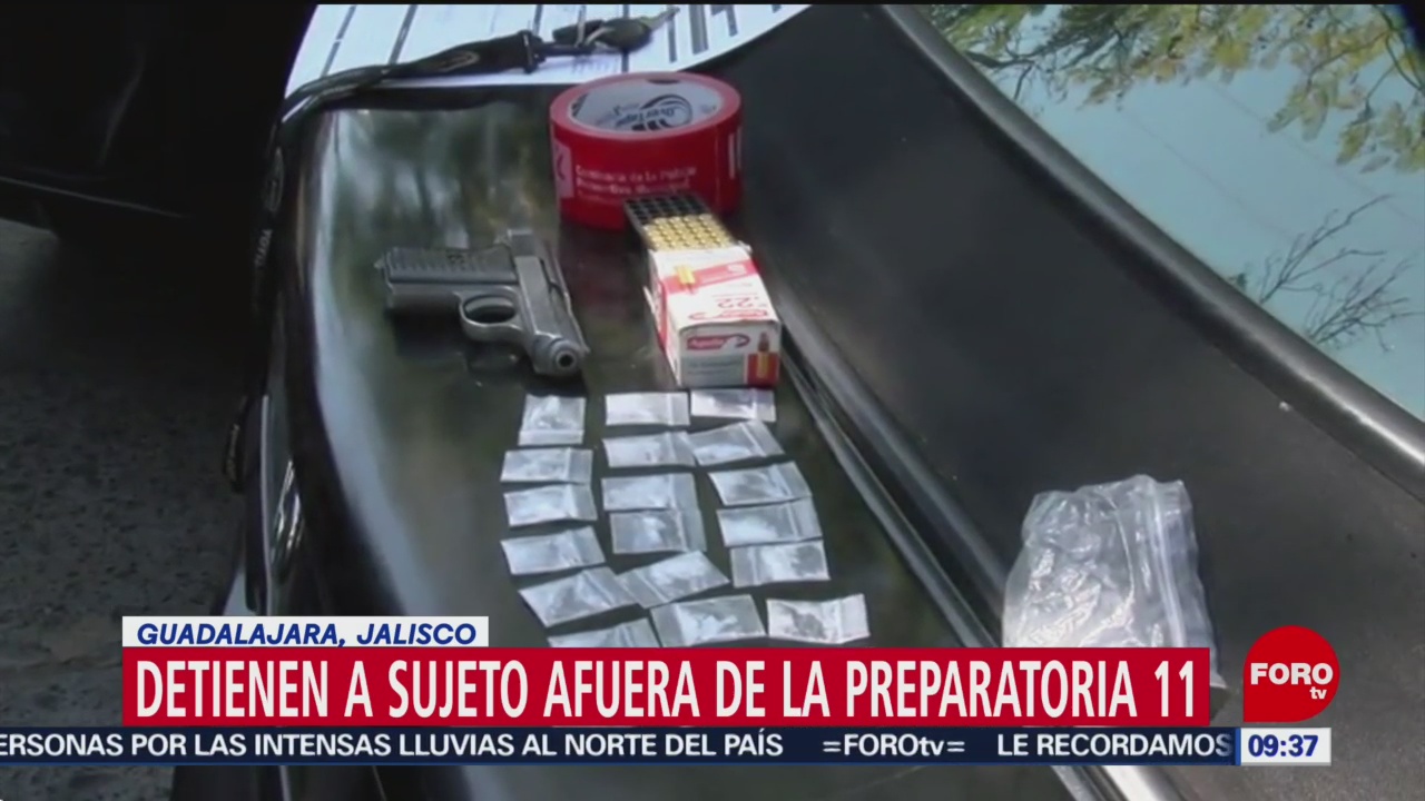 Arrestan a hombre con droga en preparatoria de Jalisco