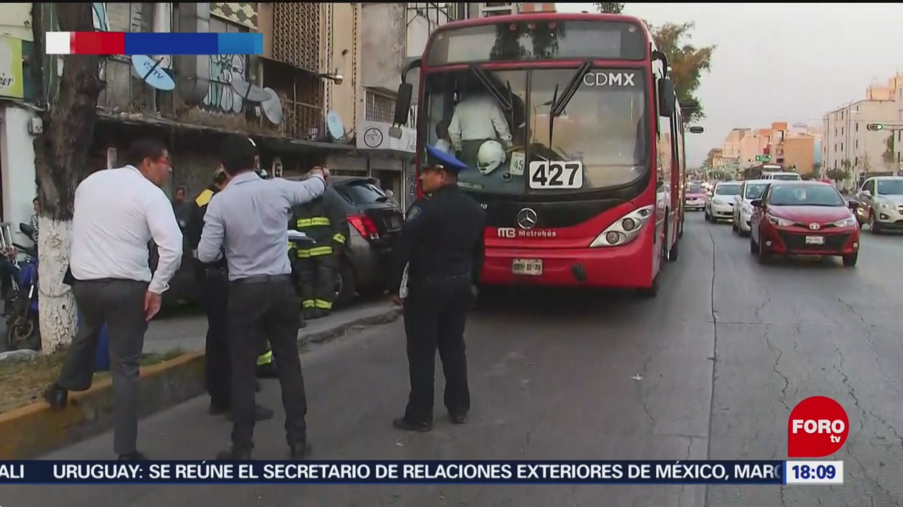 Foto: Choque de Metrobús deja 5 lesionados