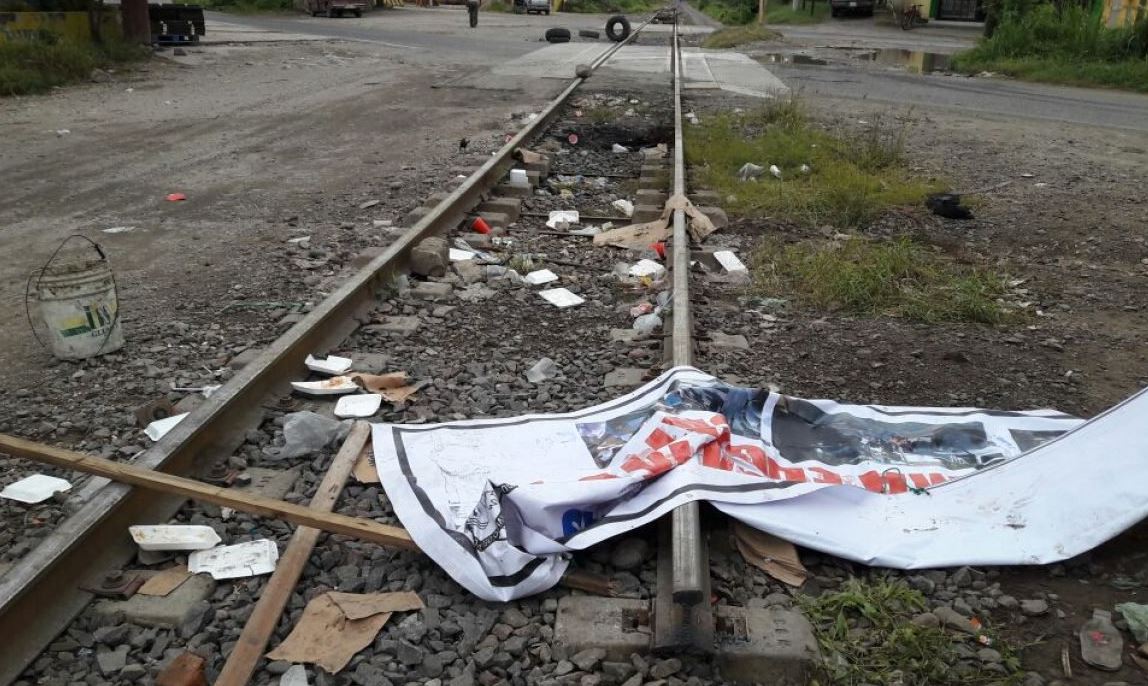 Foto: CNTE retira bloqueo de las vías del tren en Michoacán, 3 febrero 2019