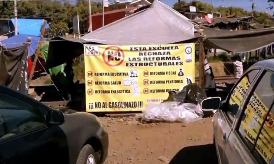CNTE no levantará bloqueos férreos en Uruapan si no cumplen todas sus demandas; incluyen becas de calzado