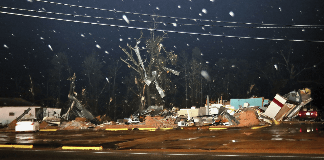 FOTO Tornado azota Columbus, Mississippi; hay un muerto 24 febrero 2019 AP