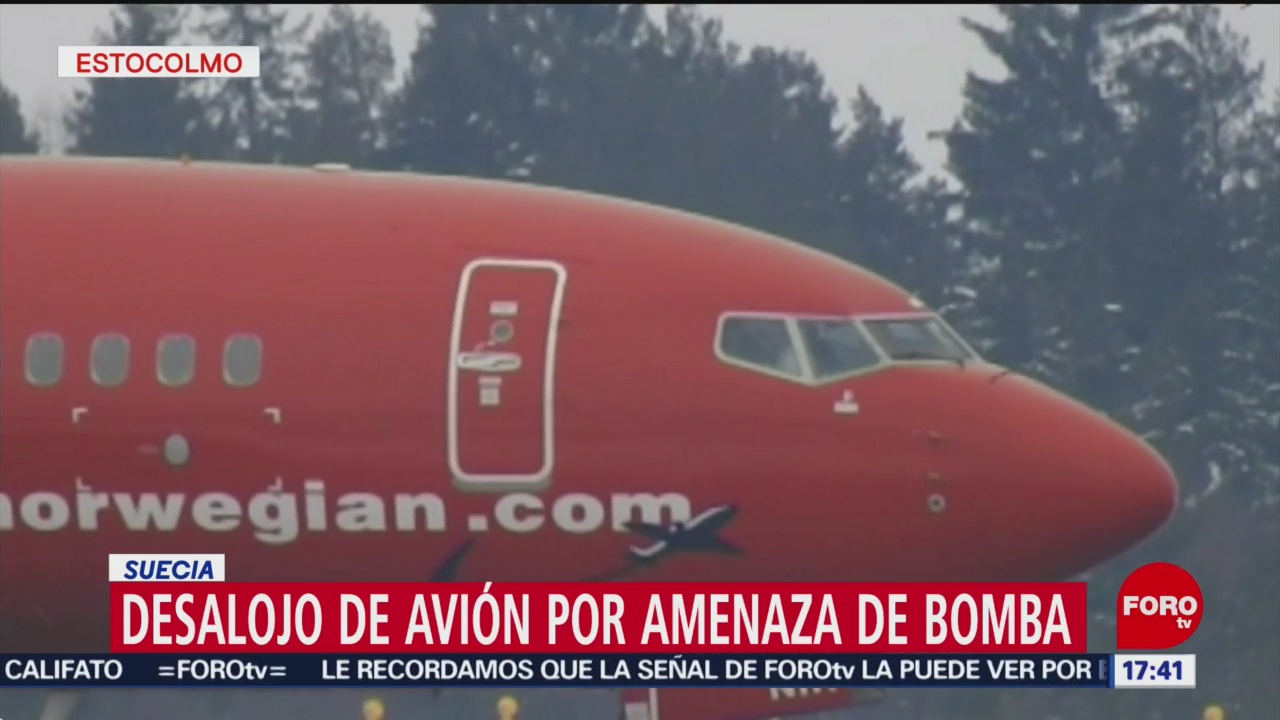 Foto: Desalojan avión por amenaza de bomba