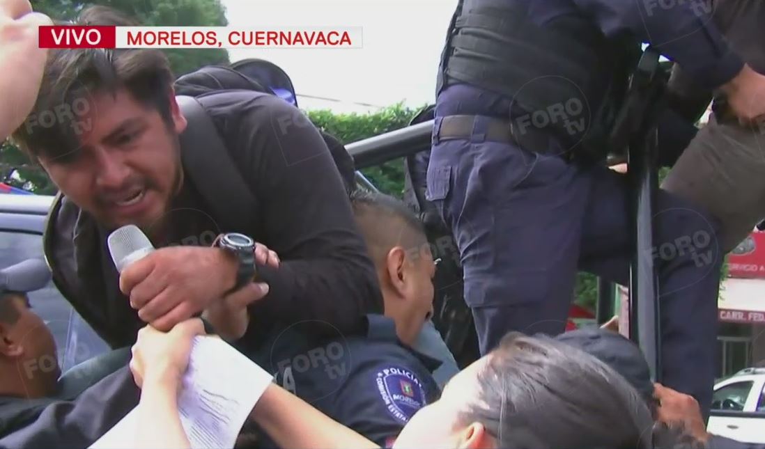 Foto: Los estudiantes fueron detenidos por policías estatales, el 23 de febrero de 2019. (Noticieros Televisa)