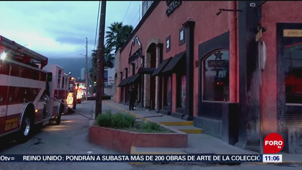 Encapuchados incendian restaurante de Monterrey