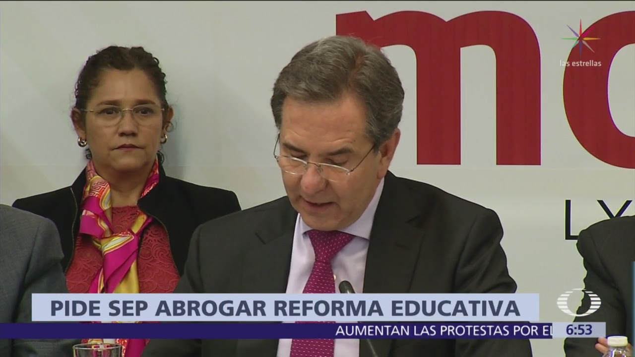 Esteban Moctezuma pide a senadores echar atrás reforma educativa