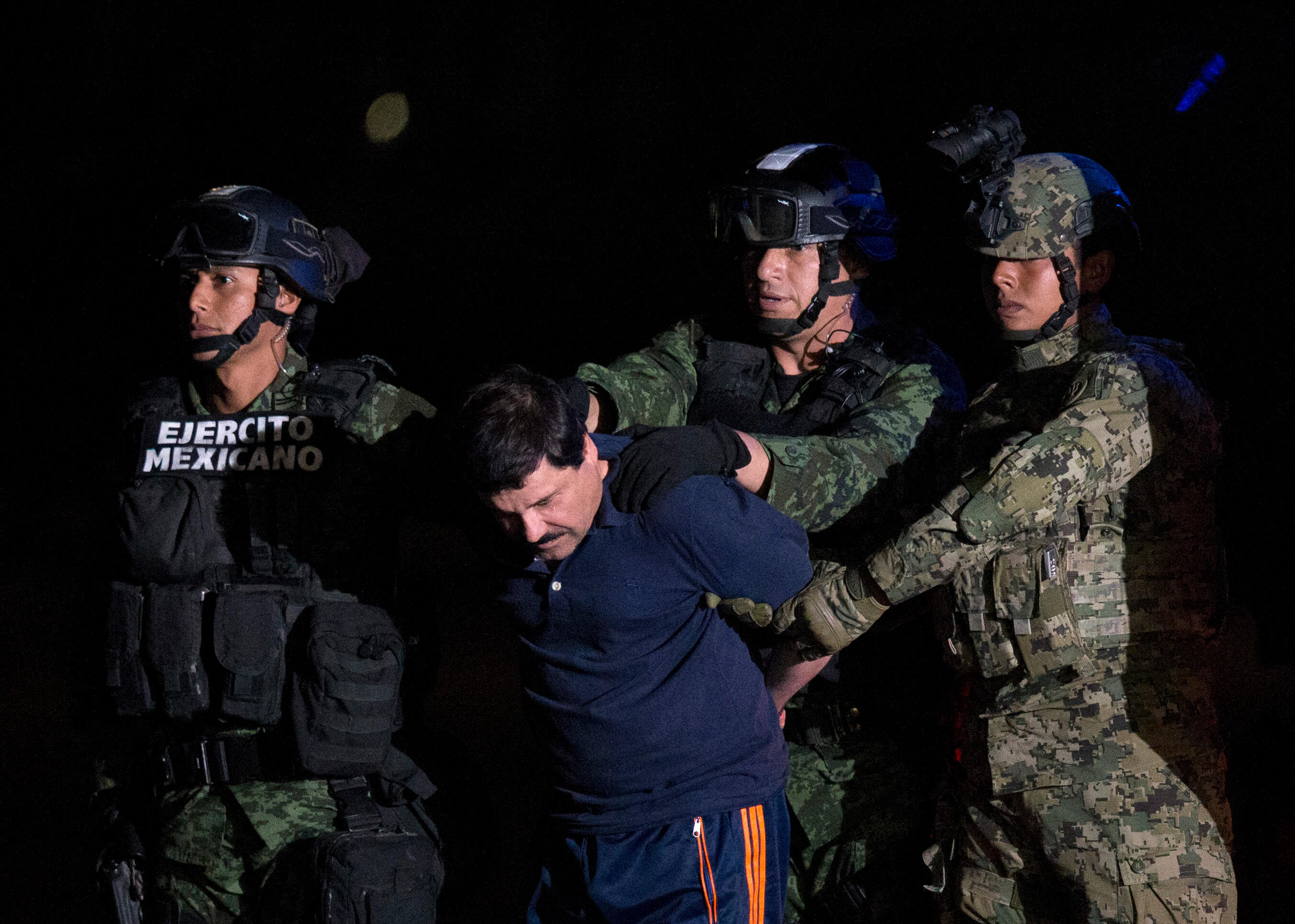 FOTO Policía que capturó a "El Chapo" seguirá con protección, dice AMLO enero 2016 cdmx