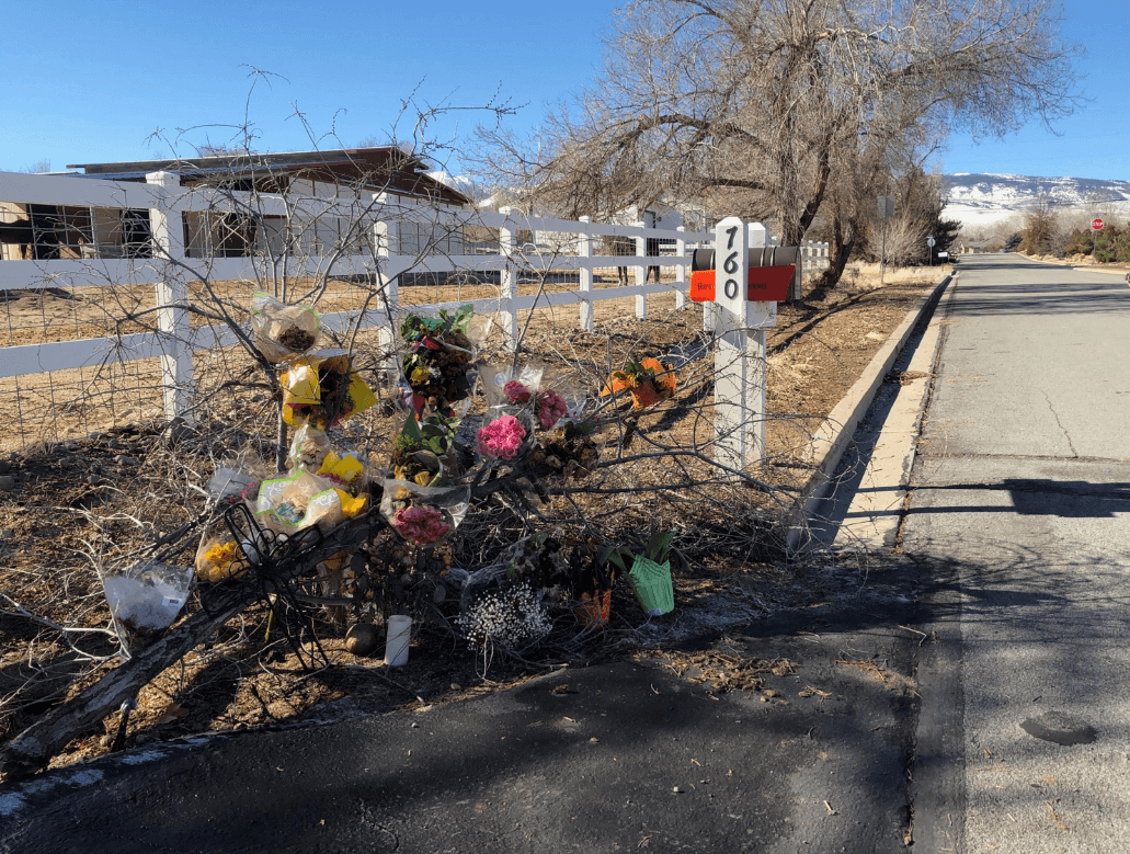 Foto: Flores en honor de Gerald y Sharon David, asesinados por un inmigrante indocumentado en Nevada, 24 de enero 2019, Estados Unidos 