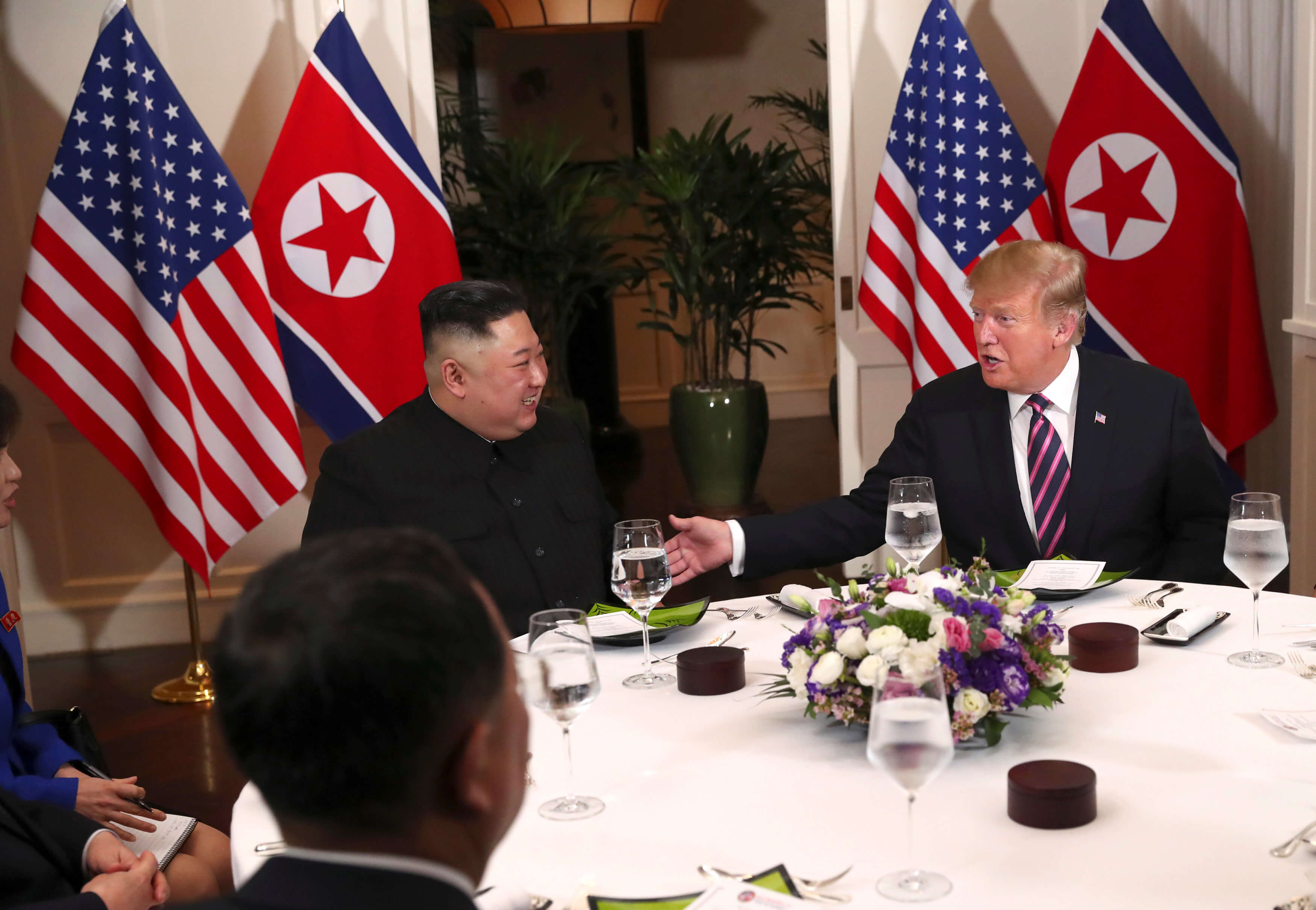 Foto: El presidente de Estados Unidos, Donald Trump, se reúne con el líder norcoreano, Kim Jong-un, en Hanoi, Vietnam el 27 de febrero de 2019
