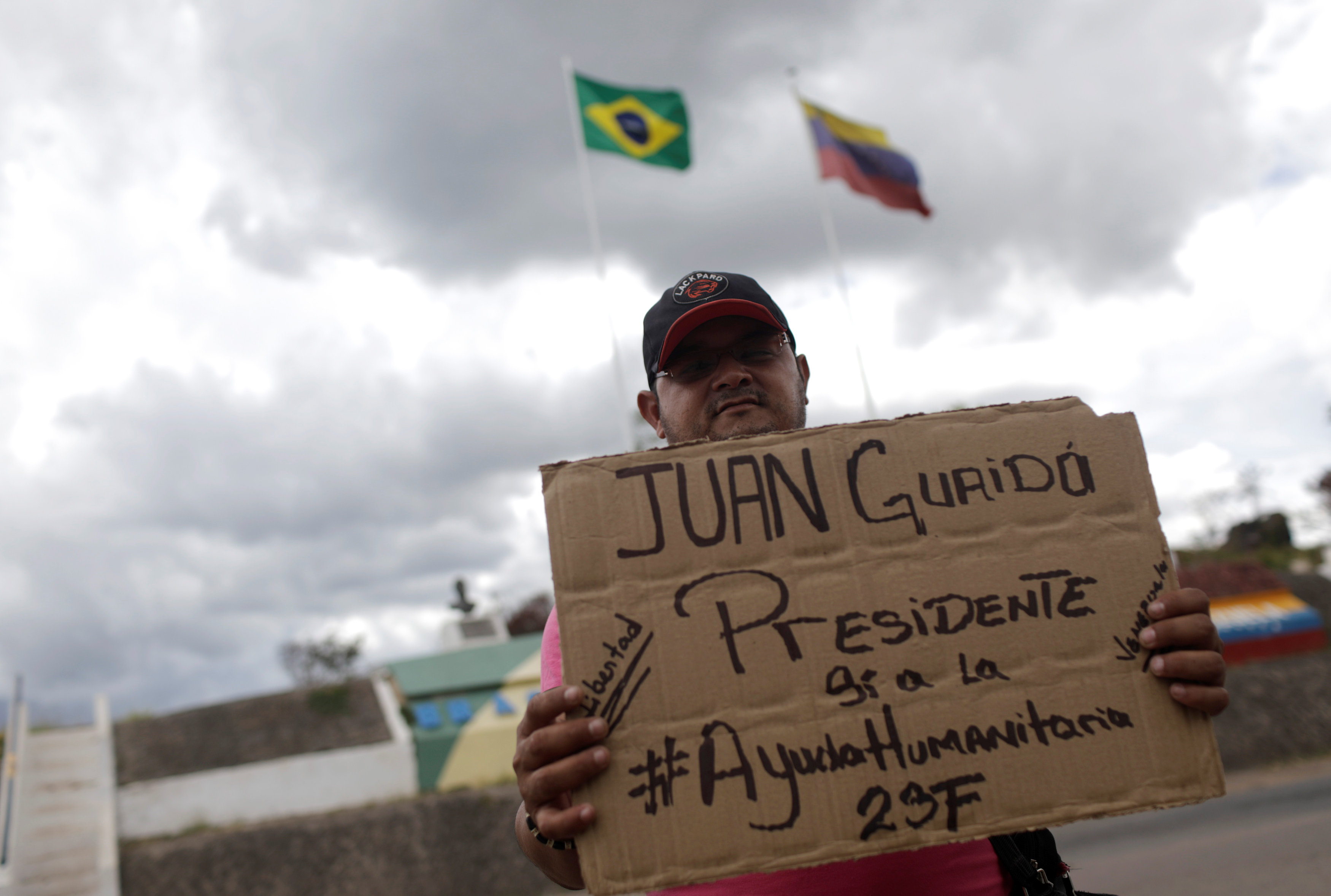 Guaidó ordena abrir frontera con Brasil