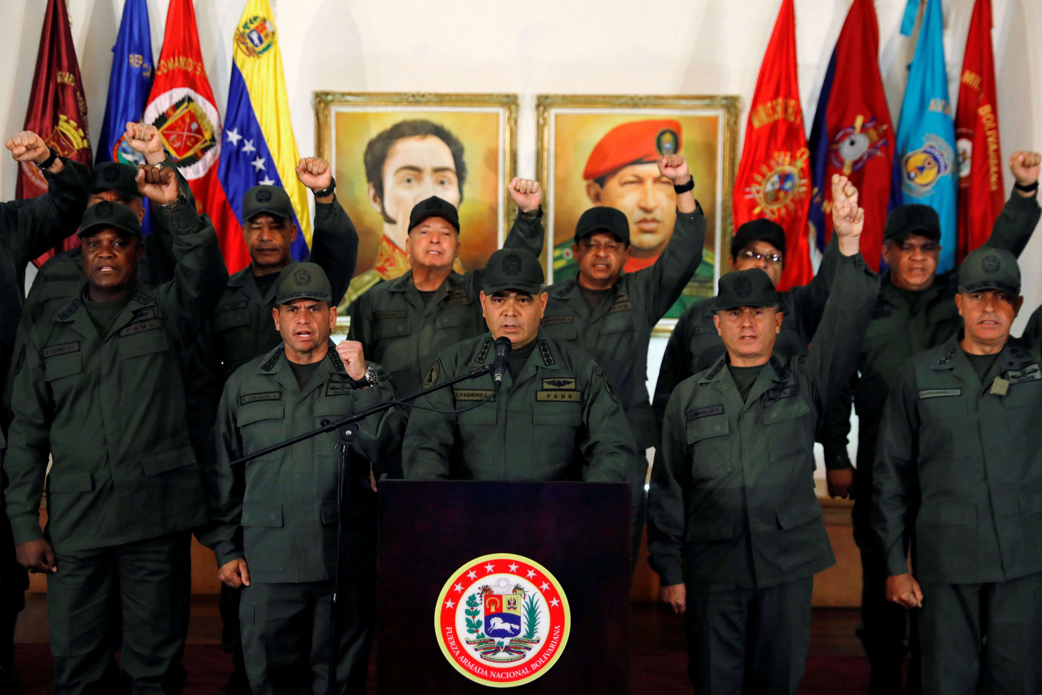 Foto: El ministro de Defensa de Venezuela, Vladimir Padrino López, asiste a una conferencia de prensa en Caracas, el 19 de febrero de 2019