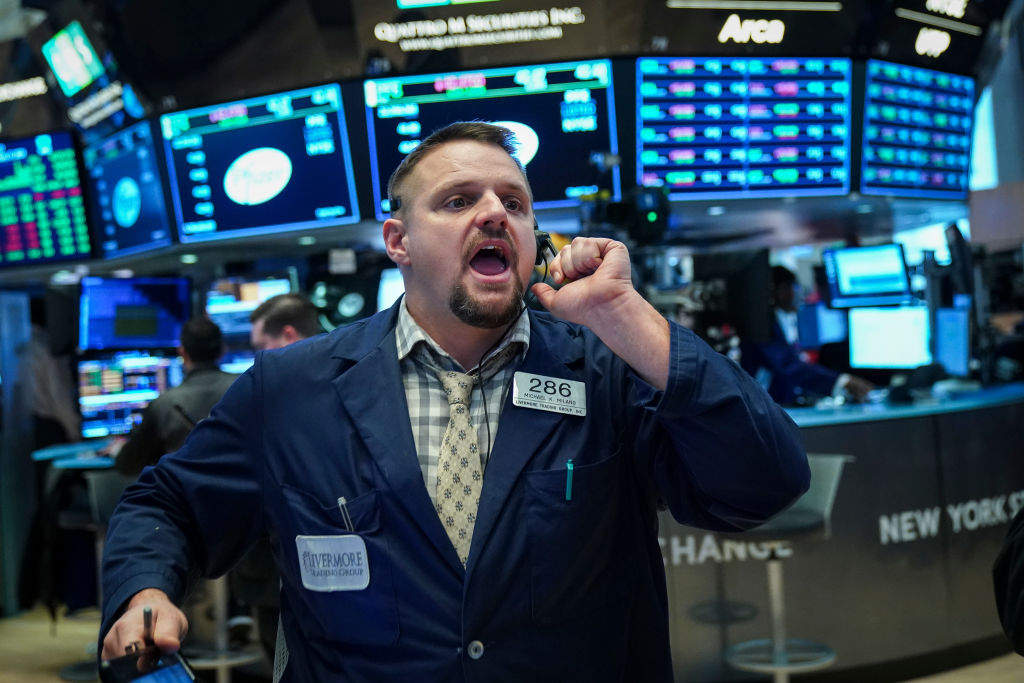 Wall Street cierra en verde y el Dow Jones sube 0.23 por ciento