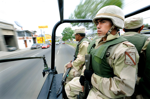 Foto: Miembros del Ejército Mexicano recorren las calles de Tijuana, 1 febrero 2019