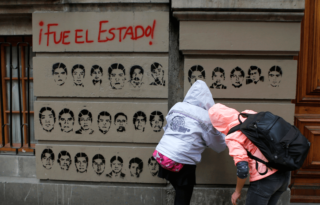 Foto: Rostros de los 43 desaparecidos de Ayotzinapa, 26 de septiembre de 2016, Ciudad de México