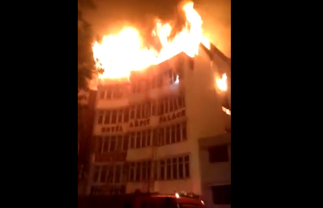 India: Al menos 17 muertos en incendio en un hotel de Nueva Delhi