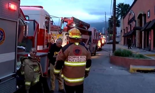 Foto: Bomberos atienden incendio en restaurante Monterrey, 8 febrero 2019