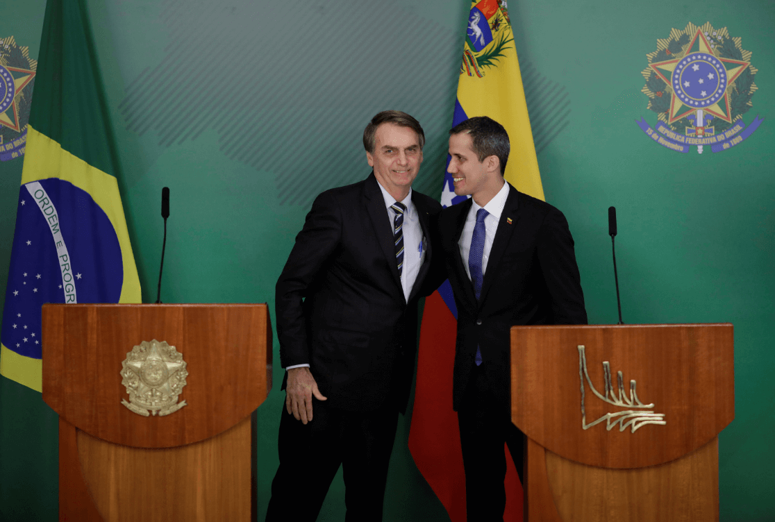 Bolsonaro recibe a Guaidó; ofrece ayuda ante crisis en Venezuela