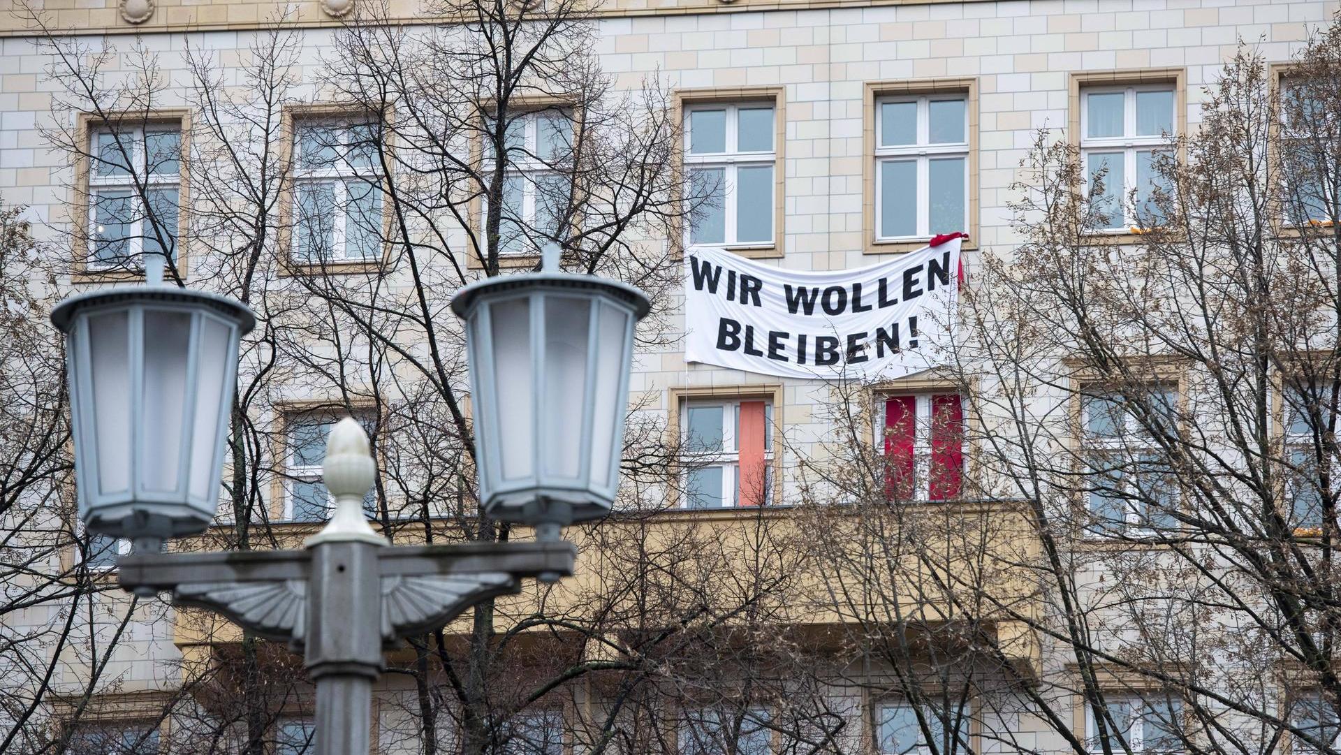 Los grandes terratenientes de Berlin, aquellos que tengan más de tres mil propiedades en sus portafolios, deberán ceder sus propiedades al Estado de ser vinculante un voto a favor (Bilder)