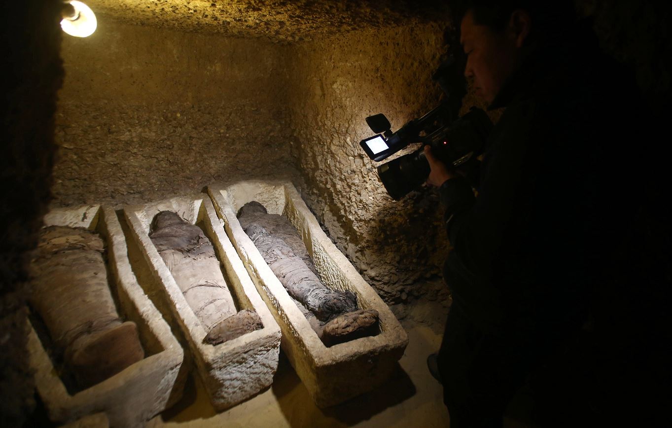 Foto: Momias encontradas en el sitio arqueológico de Tuna el-Gebel en Minya, 3 febrero 2019