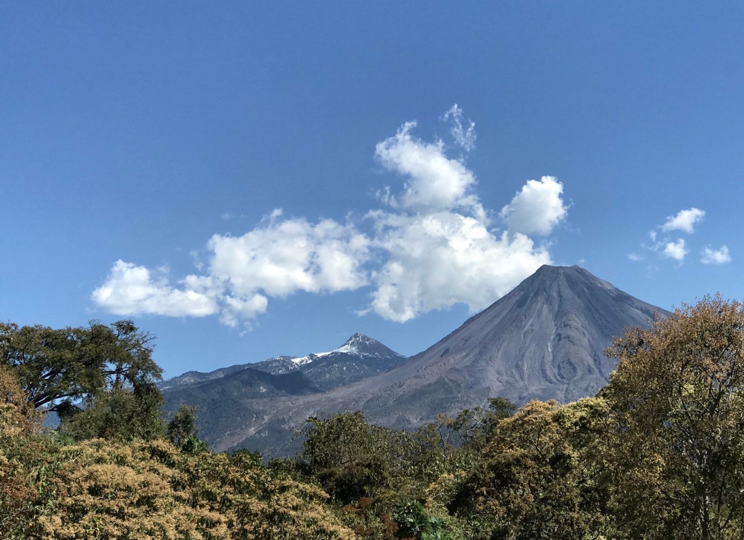 Foto: La primera granizada del año en el Parque Nacional Nevado de Colima, febrero 27 de 2019 (Twitter: @berthareynoso)