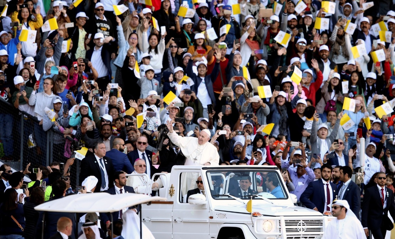 El papa Francisco celebra misa en Emiratos Árabes Unidos