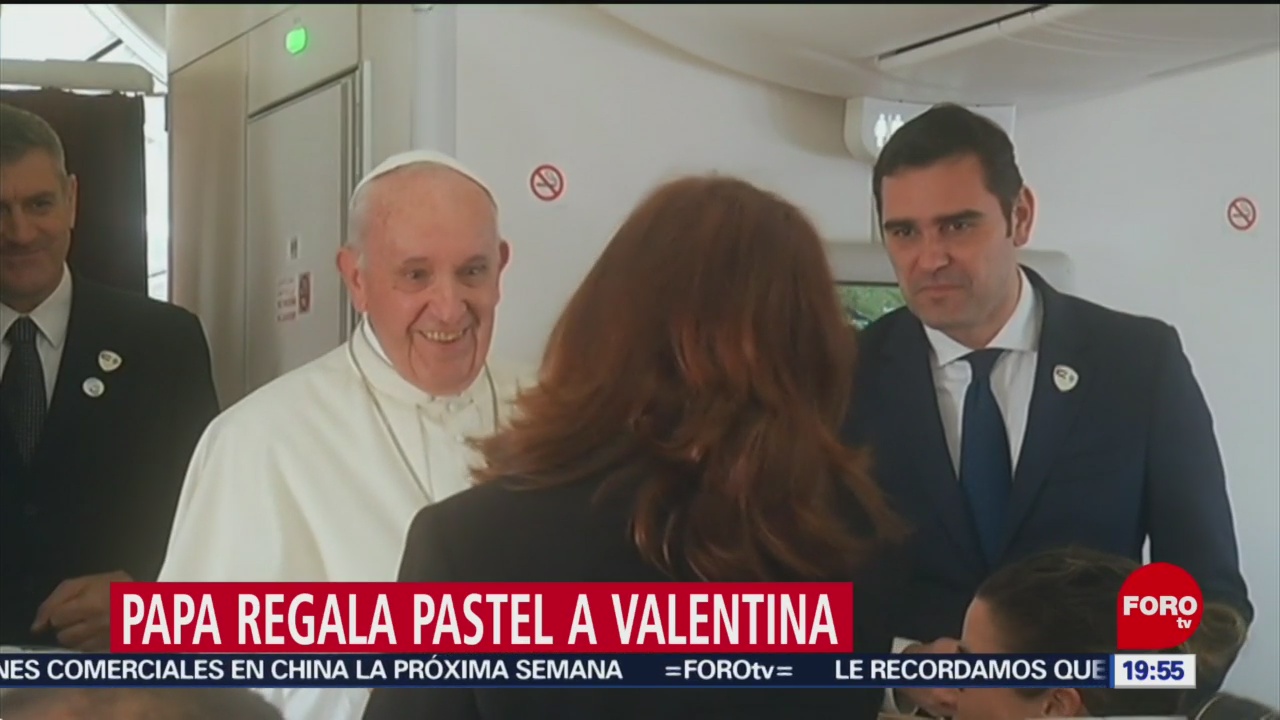 Foto: Papa Regala Pastea Valentina Alazraki Coberturas Papales 05 de Febrero 2019