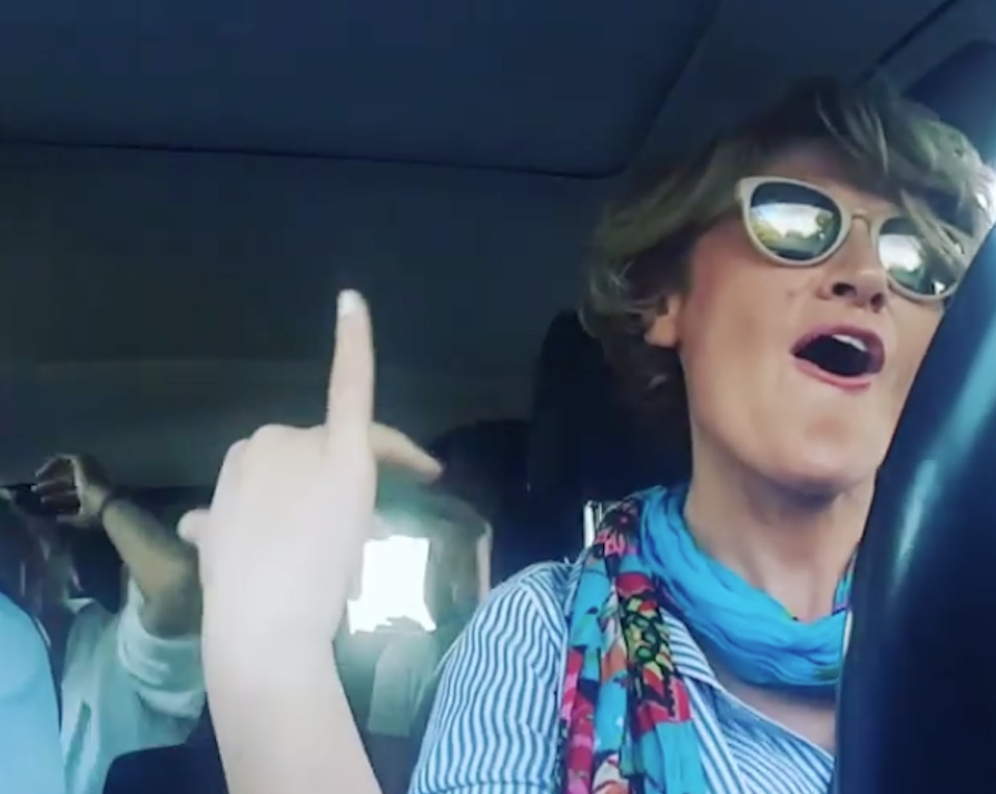 Foto Personas que cantan en el auto son más felices estudio 11 febrero 2019