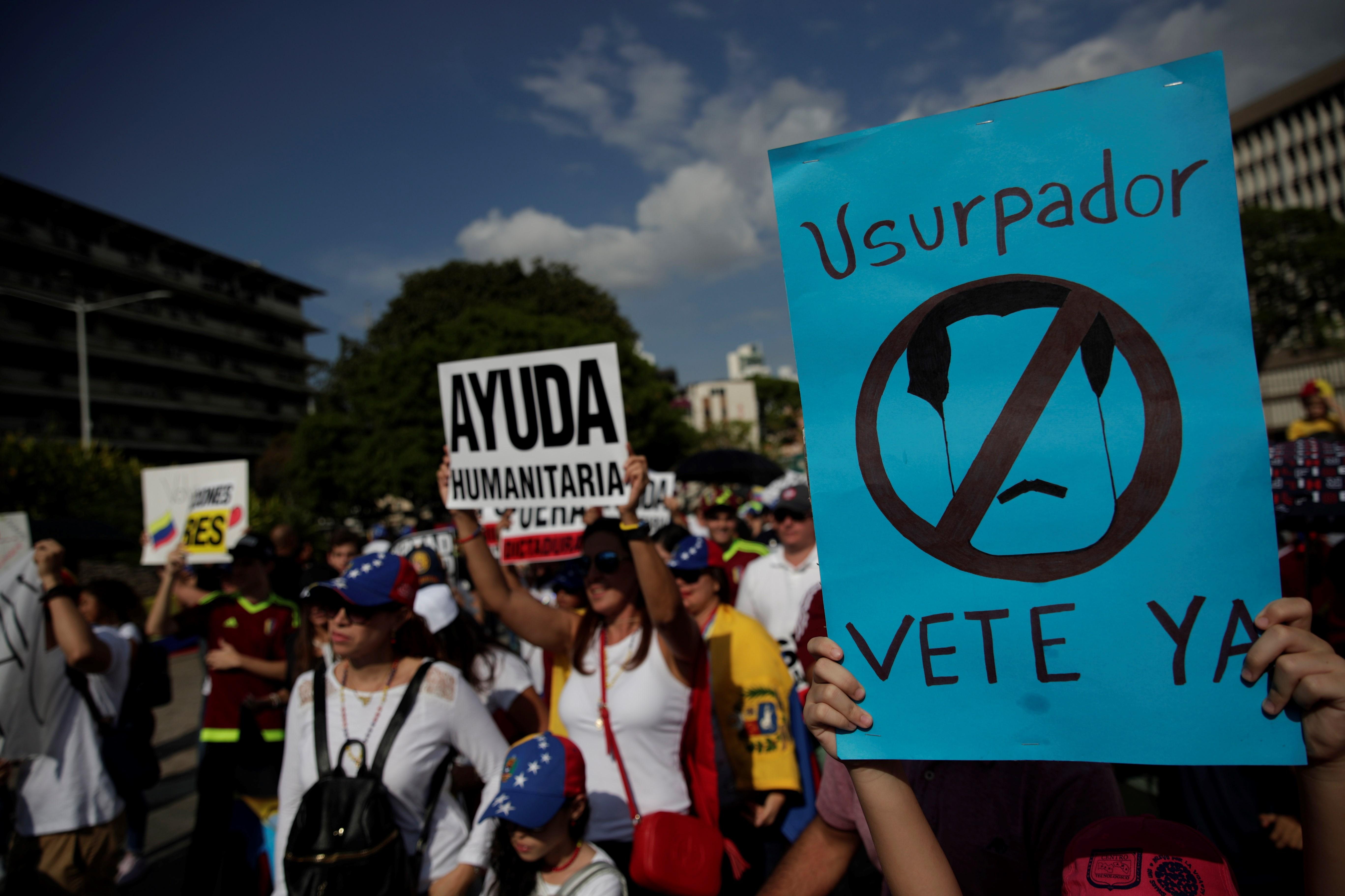 FOTO Ebrard: No queremos defender a Maduro, ni su régimen/ mujer protesta en venezuela 4 febrero 2019/ Panama enero 2019
