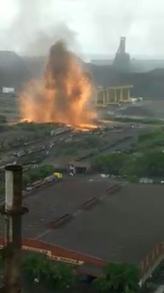 Foto: RReportan explosión Arcelor Mittal Lázaro Cárdenas, Michoacán 19 febrero 2019