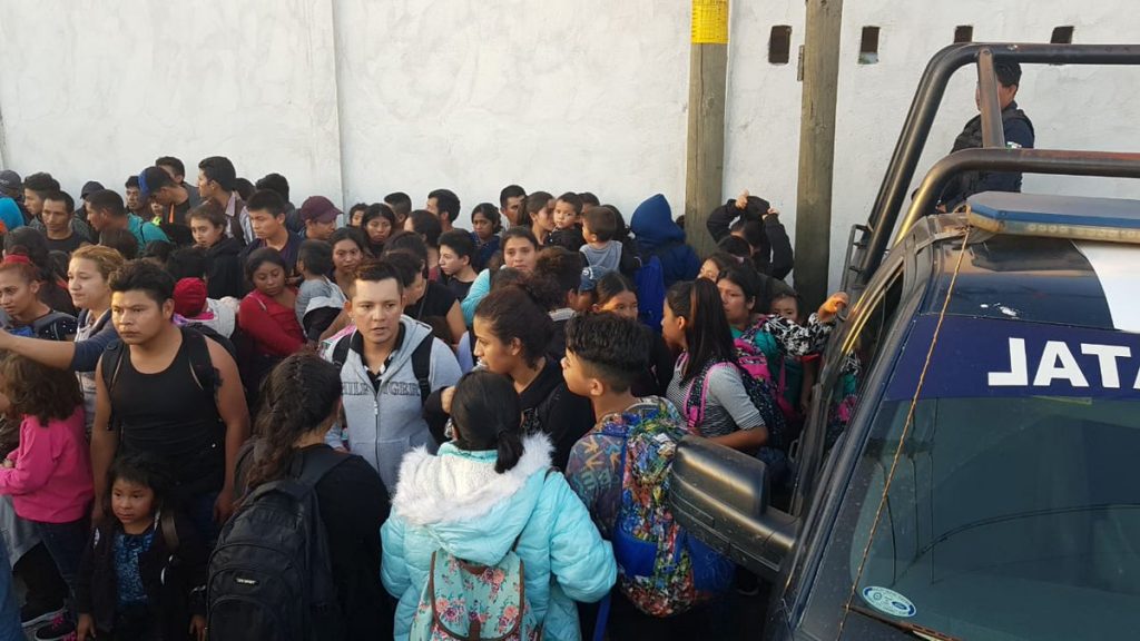 FotoRescatan en Tabasco a 160 migrantes que eran transportados en tráiler 15 febrero 2019