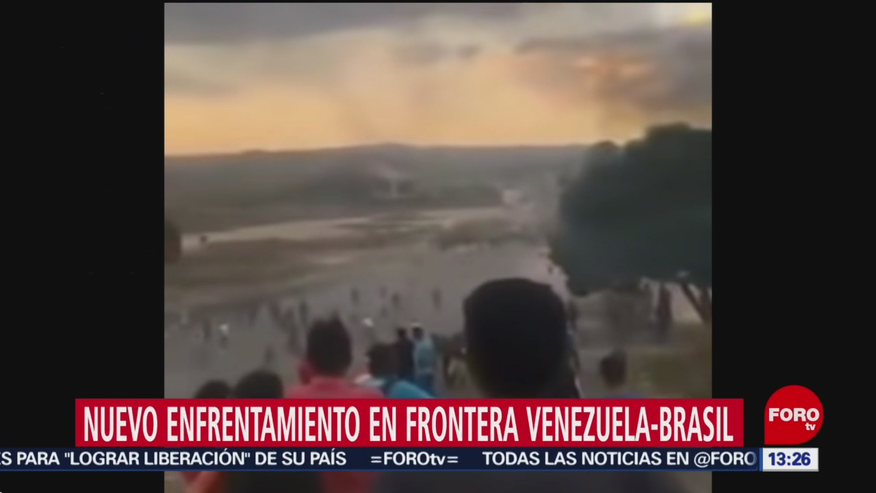 FOTO: Se enfrentan militares venezolanos contra civiles en frontera con Brasil, 23 febrero 2019