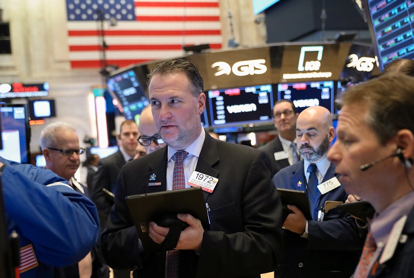 Foto: Los comerciantes trabajan en el piso de la Bolsa de Nueva York (NYSE) en Nueva York, Estados Unidos, febrero 12 de 2019 (Reuters)